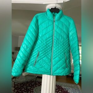 Tek Gear women’s size large quilted puffer jacket. Full zip Aqua green